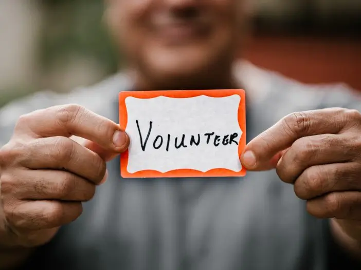 volunteer-caption