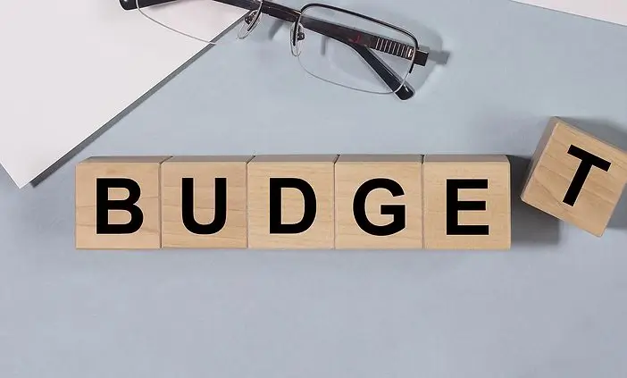 Word-Budget-On-Wooden-Cubes
