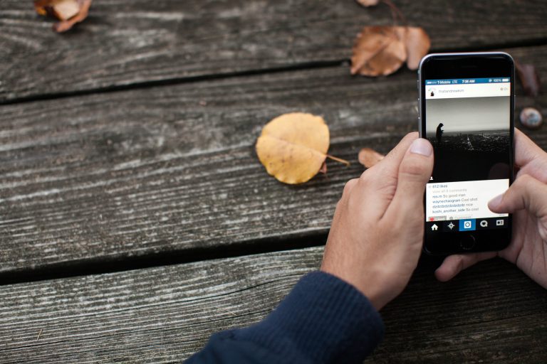 access-on-mobile-phone